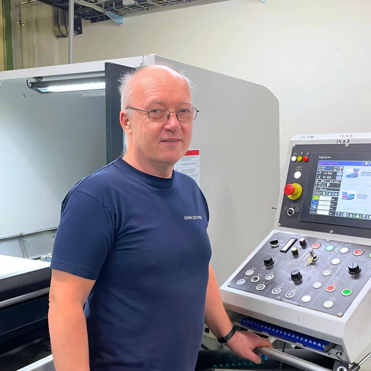 Milan strojní brusič